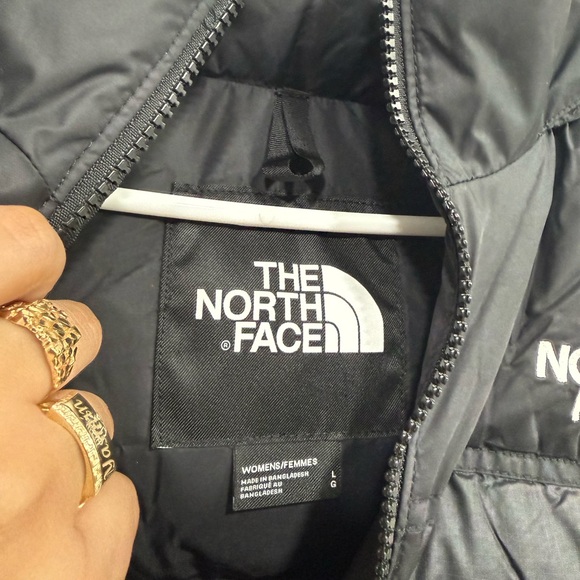 The North Face Retro Black Puffer Jacket - Picture 5 of 5